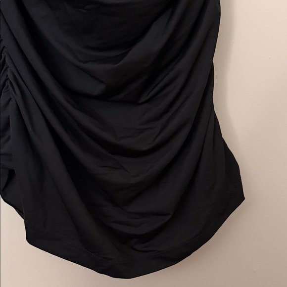 NWT 2Bebe Elegant Black Halter Top size M - Picture 6 of 9